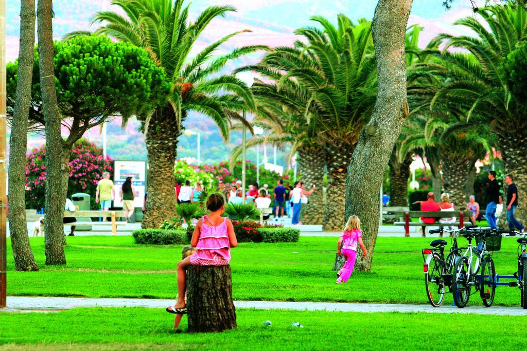 Hotel Le Maritime Argeles-sur-Mer Bagian luar foto